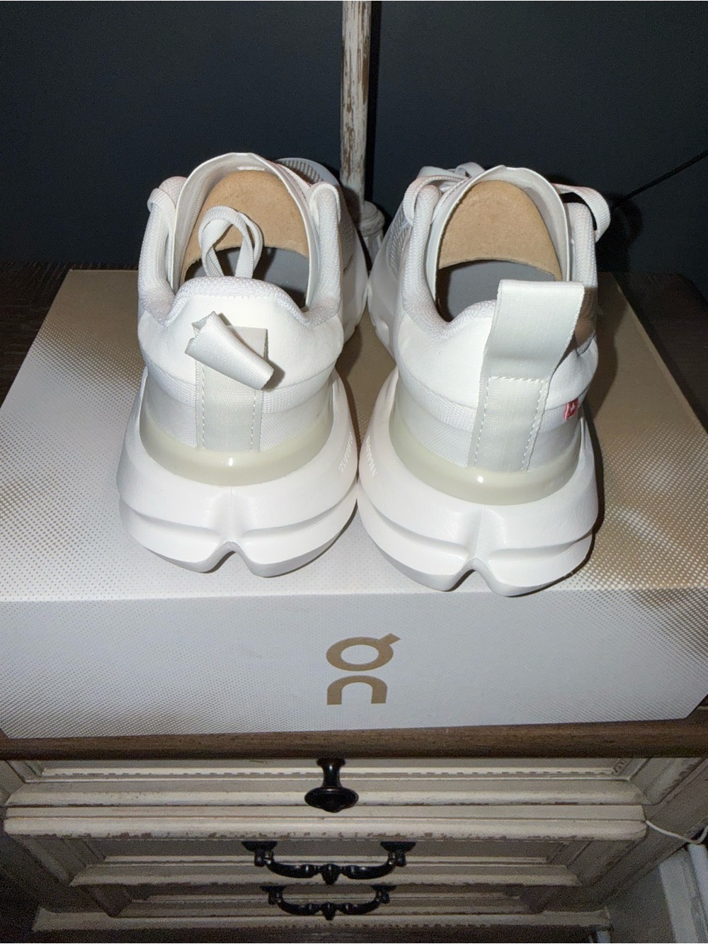 On Cloudpulse Next – Women’s Size 7.5 (White/Ice) BRAND NEW - Picture 7 of 10